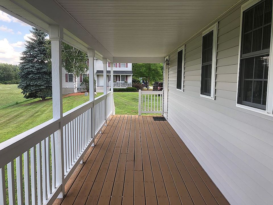 Rear covered porch 
