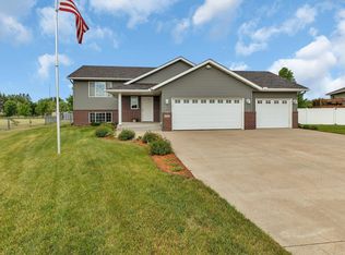 116 Jasmine Ln, Saint Joseph, MN 56374