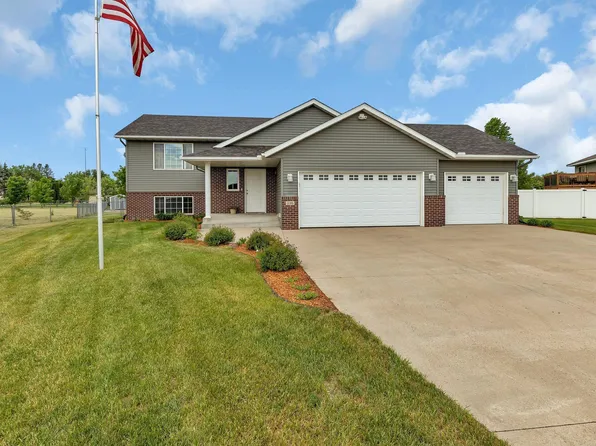 116 Jasmine Ln, Saint Joseph, MN 56374