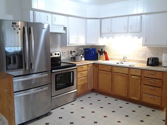 4th image of 150 Hawthorn Ln