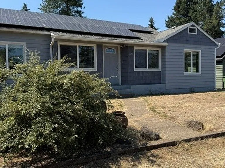 1690 Longview Way NW — Photo 9