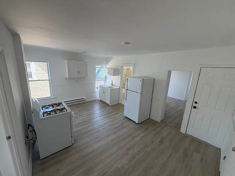 296 Broad St #2 — Photo 6
