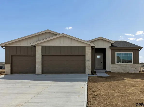 5714 Kestrel Pkwy, Elkhorn, NE 68022