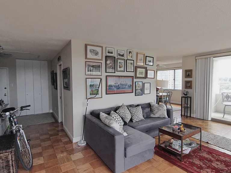 4515 Willard Ave #1604S — Photo 9