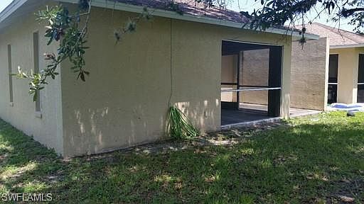 2nd image of 121 NE 16th Pl #123