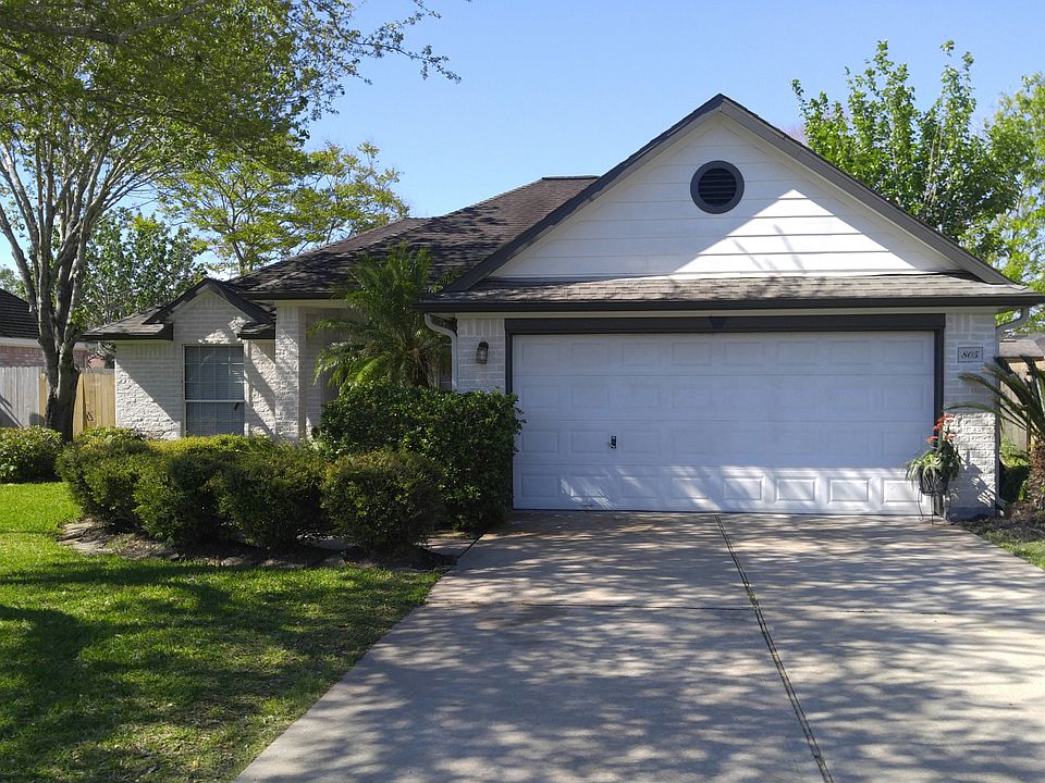 1st image of 805 Courtside Dr W