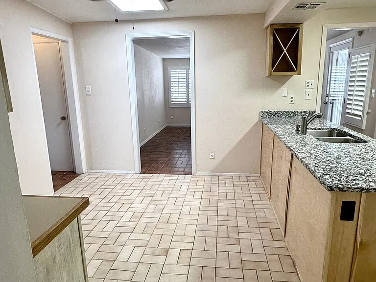 10101 Renfrew Dr — Photo 18