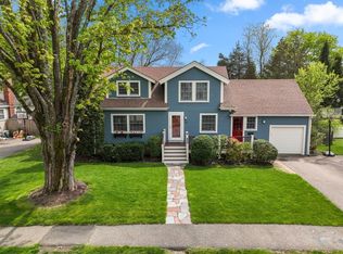 28 Howe Rd, Needham, MA 02492