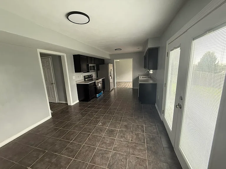 4826 Golfview Dr NE — Photo 5