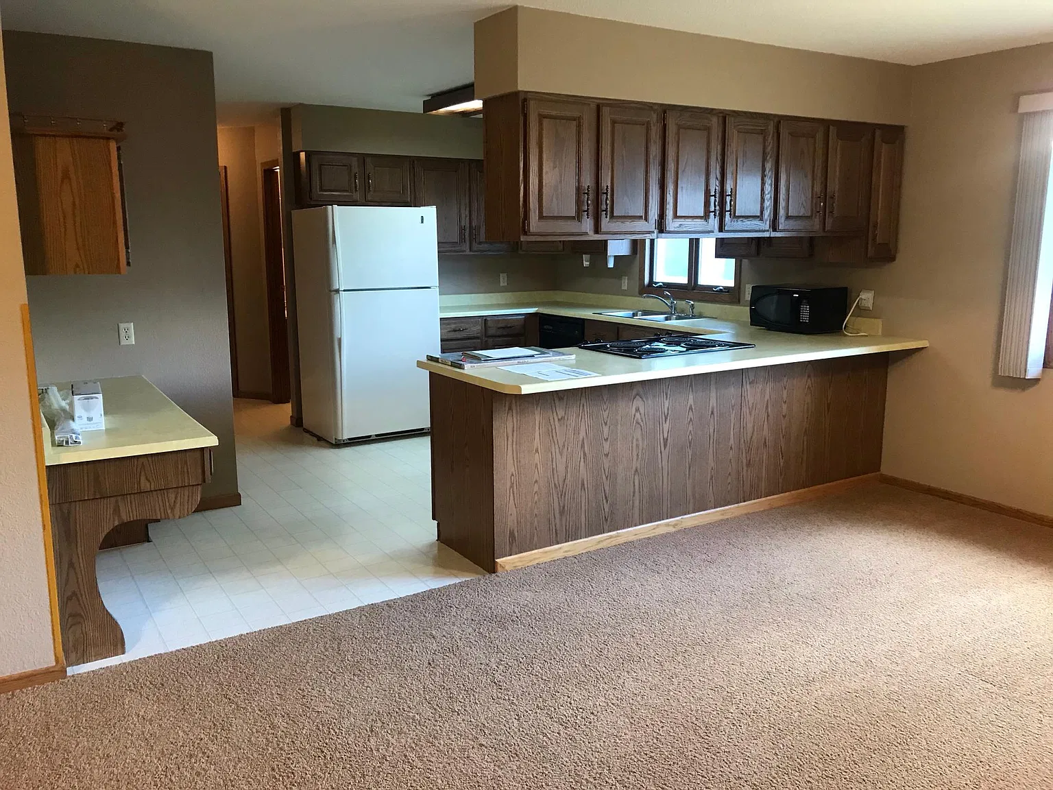 3 bed, 2.5 bath, 1440 sqft, $2,200 — Photo 2