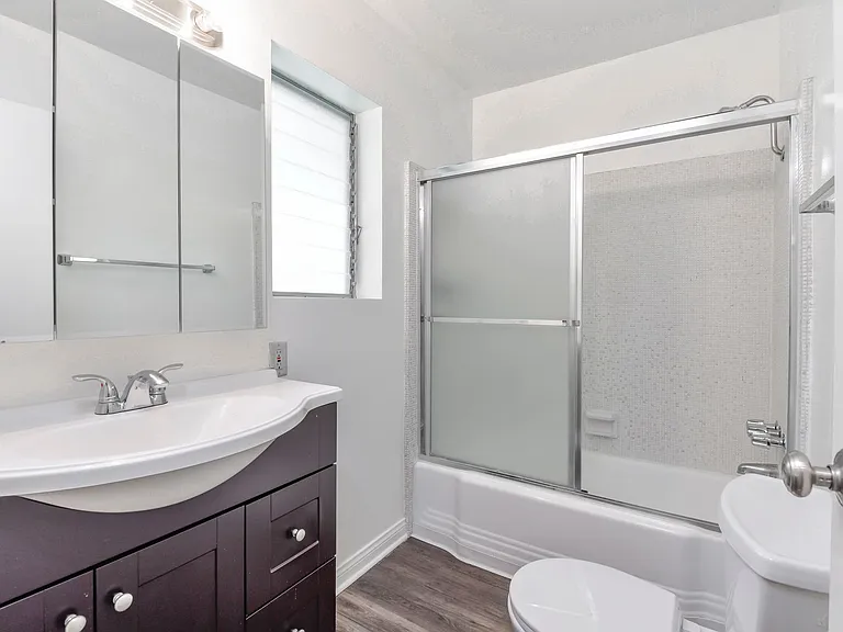1799 N Hollywood Way — Photo 14