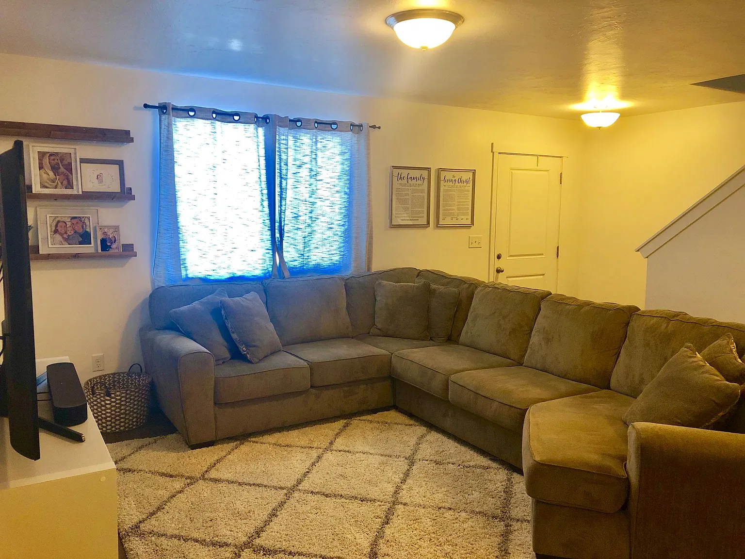 183 E Legacy Pkwy — Photo 3