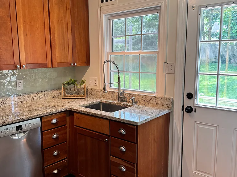 3107 Elmwood Dr — Photo 2