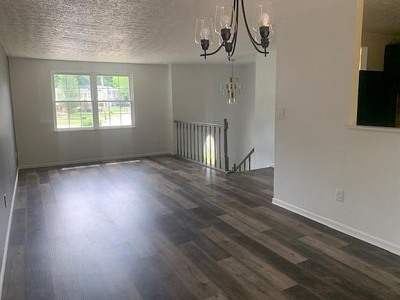 3rd image of 25 Meadow Hill Dr