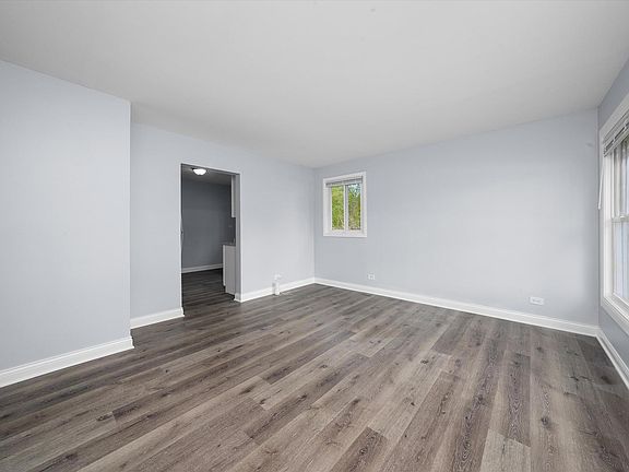 4th image of 15345 Dorchester Ave