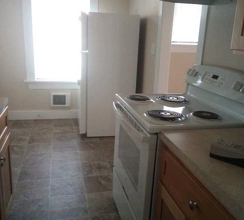 3rd image of 1831 Summit Dr