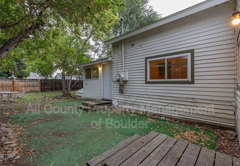 2245 Grove Cir — Photo 15
