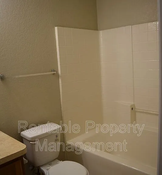 8028 Doreen Ave — Photo 18