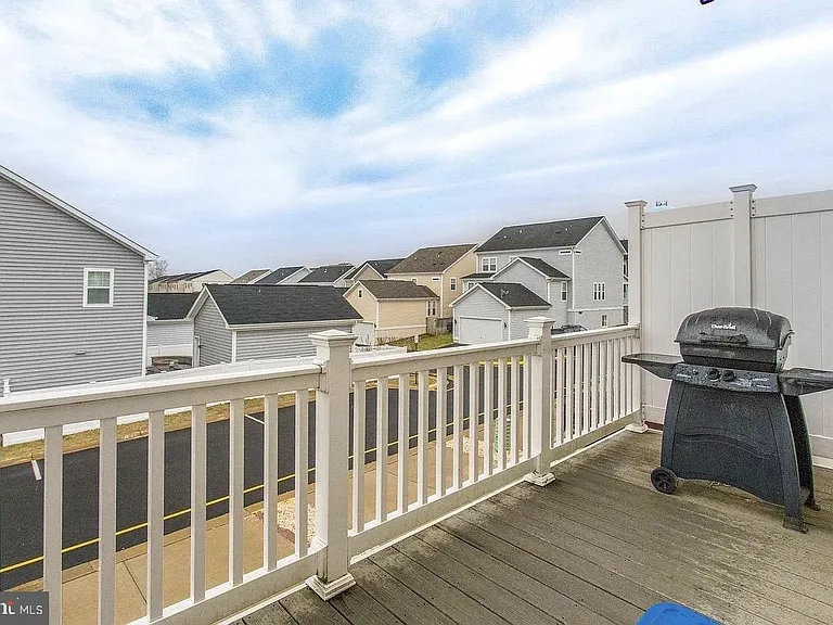 216 Apricot St — Photo 31