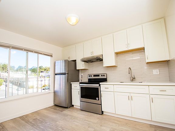 3rd image of 501 41st Ave