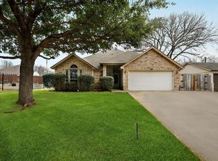 3816 Dawn Dr, North Richland Hills, TX 76180