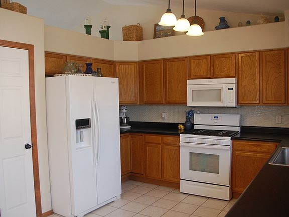 3rd image of 9 White Dove Ct