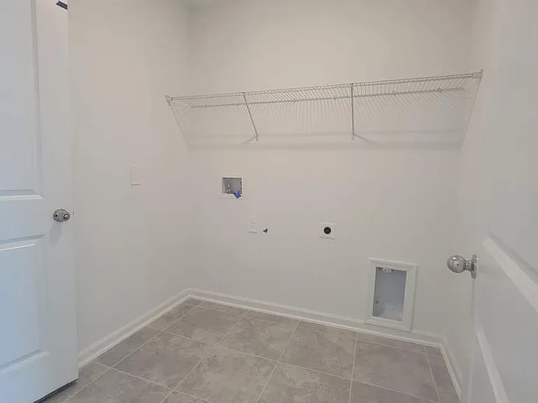 5004 Worchester Dr — Photo 2