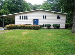 38 Carriage Hill Dr, Niantic, CT 06357