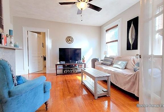 5th image of 147 W Wyoming Ave