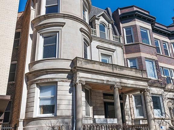 3rd image of 524 W Oakdale Ave #3