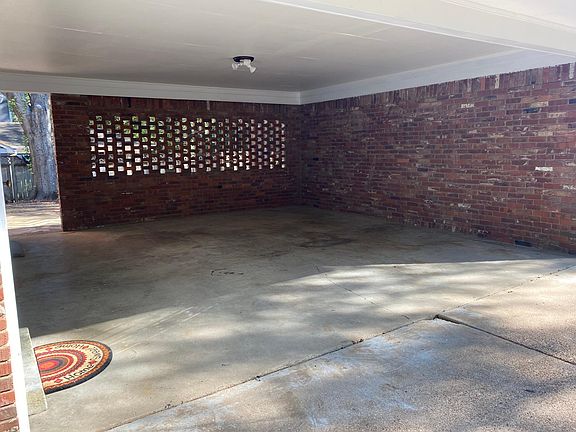 3rd image of 6215 Malloch Dr