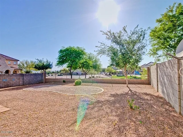 2656 S 89th Dr — Photo 14