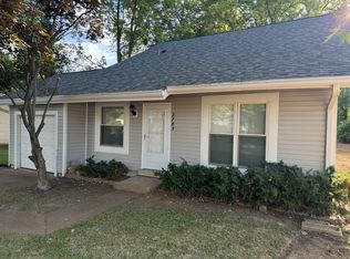 2785 Sherwood Dr, Florissant, MO