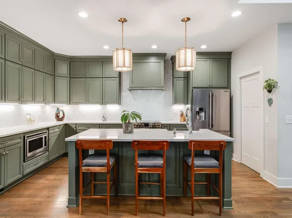 1898 McKennell Dr, Nashville, TN 37206