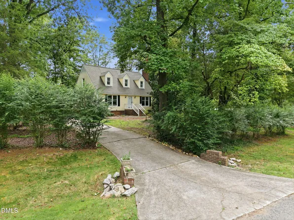 2725 Panther Dr, Raleigh, NC 27603