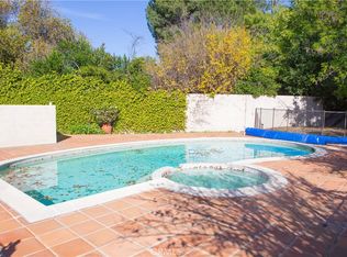 5200 Valley Circle Blvd, Woodland Hills, CA 91367