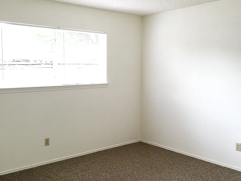 5714 Wilshire Dr — Photo 9