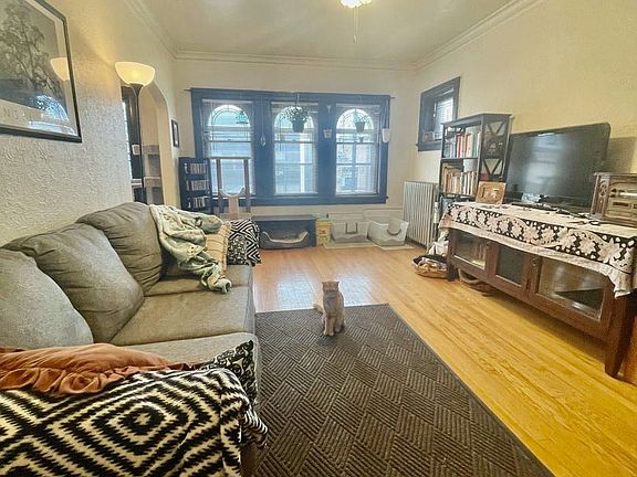 3rd image of 4468 N Oakland Ave APT 11