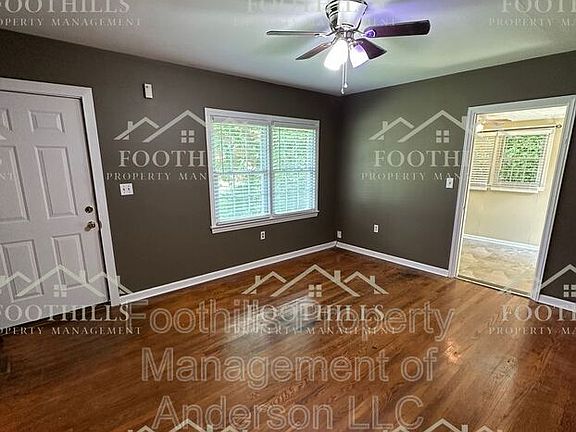 5th image of 407 Pine Hill Ct