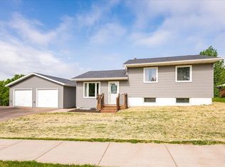 135 Edison Blvd, Silver Bay, MN 55614