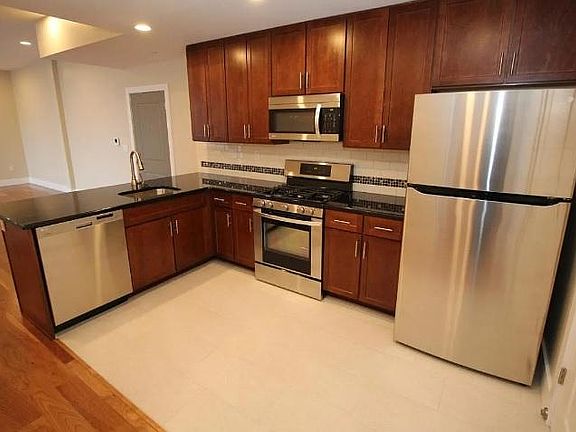2nd image of 601 N 2nd St APT 203