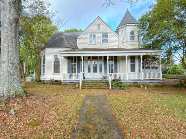 714 3rd St, McComb, MS 39648