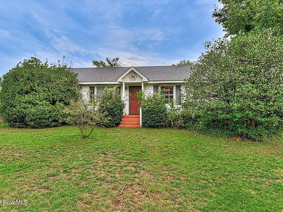 2nd image of 1924 Pine Haven Road