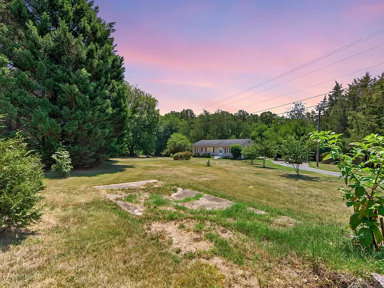 625 S Spotswood Trl — Photo 41