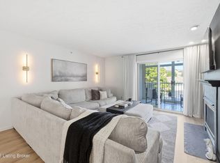 8509 Atrium Dr APT 201, Louisville, KY 40220