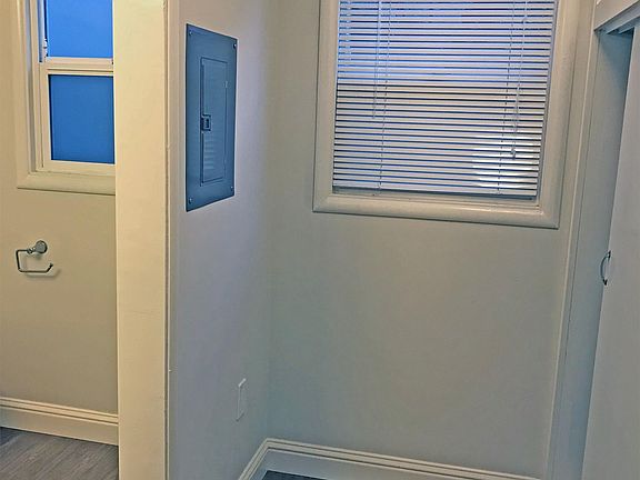 5th image of 3301 Pacific Ave APT 6