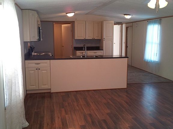 3rd image of 2847 Southfork Dr