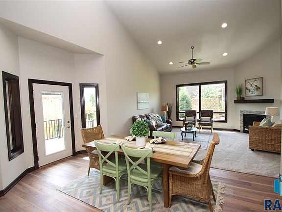 3rd image of 7307 Grand Arbor Ct
