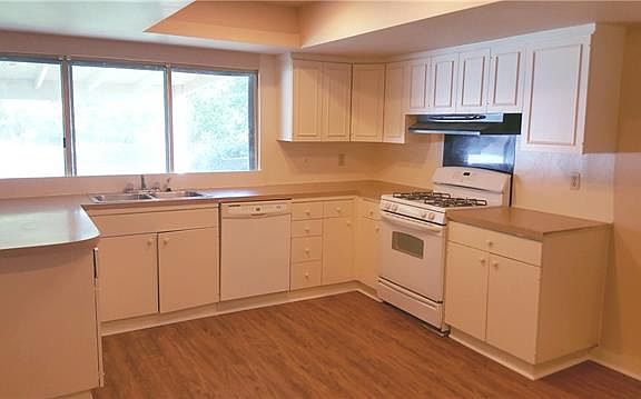 5th image of 338 Clearfield Dr