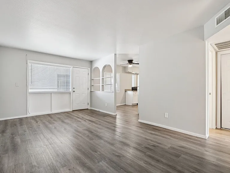 407 N Williams — Photo 11